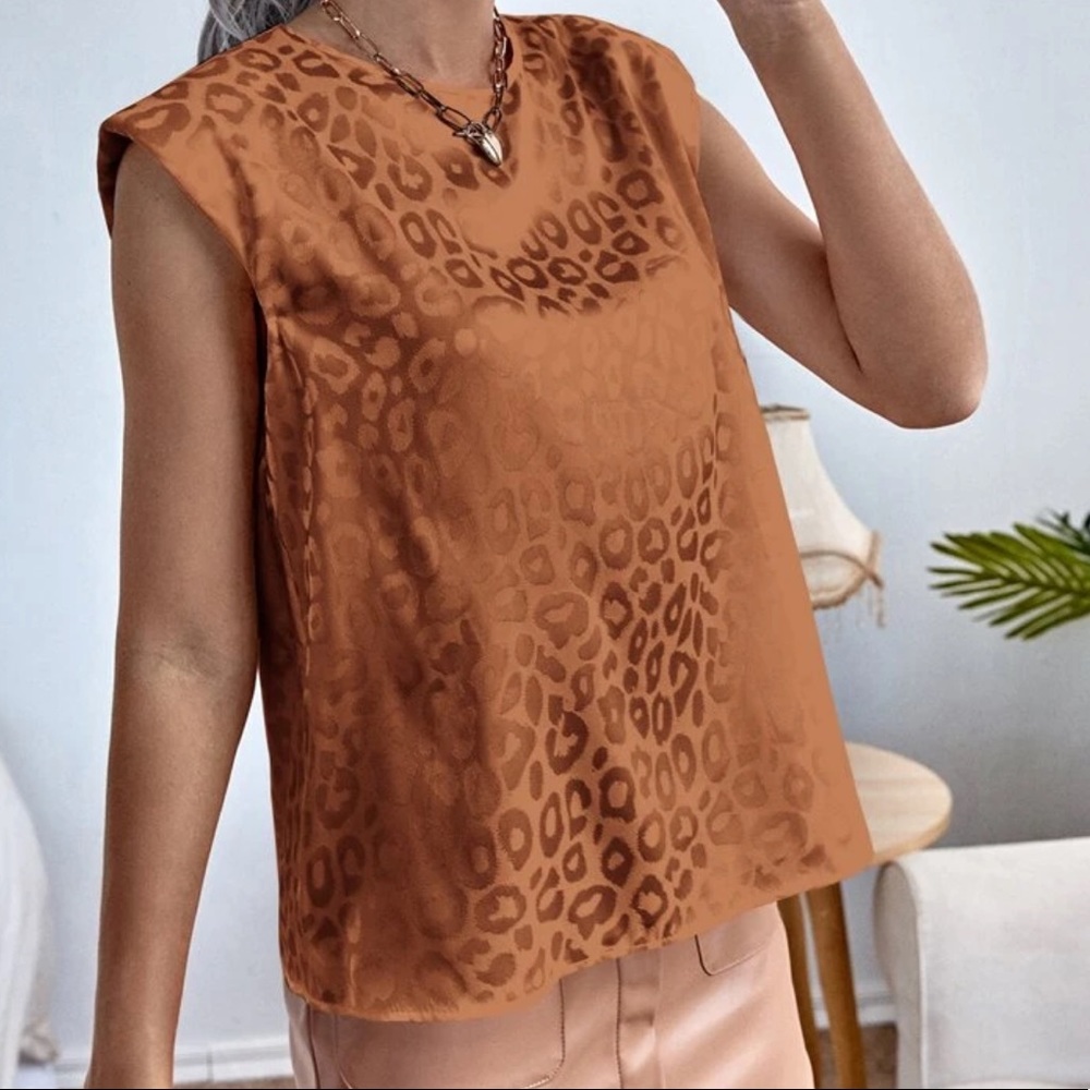 Satin brown leopard print sleeveless blouse - Picture 6 of 15